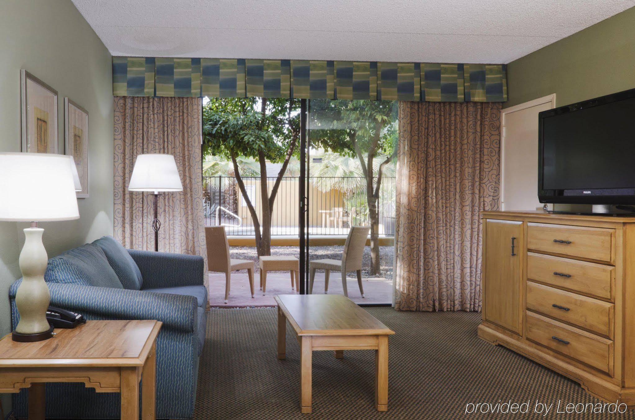 Hotel Doubletree By Hilton Tucson-Reid Park Exterior foto