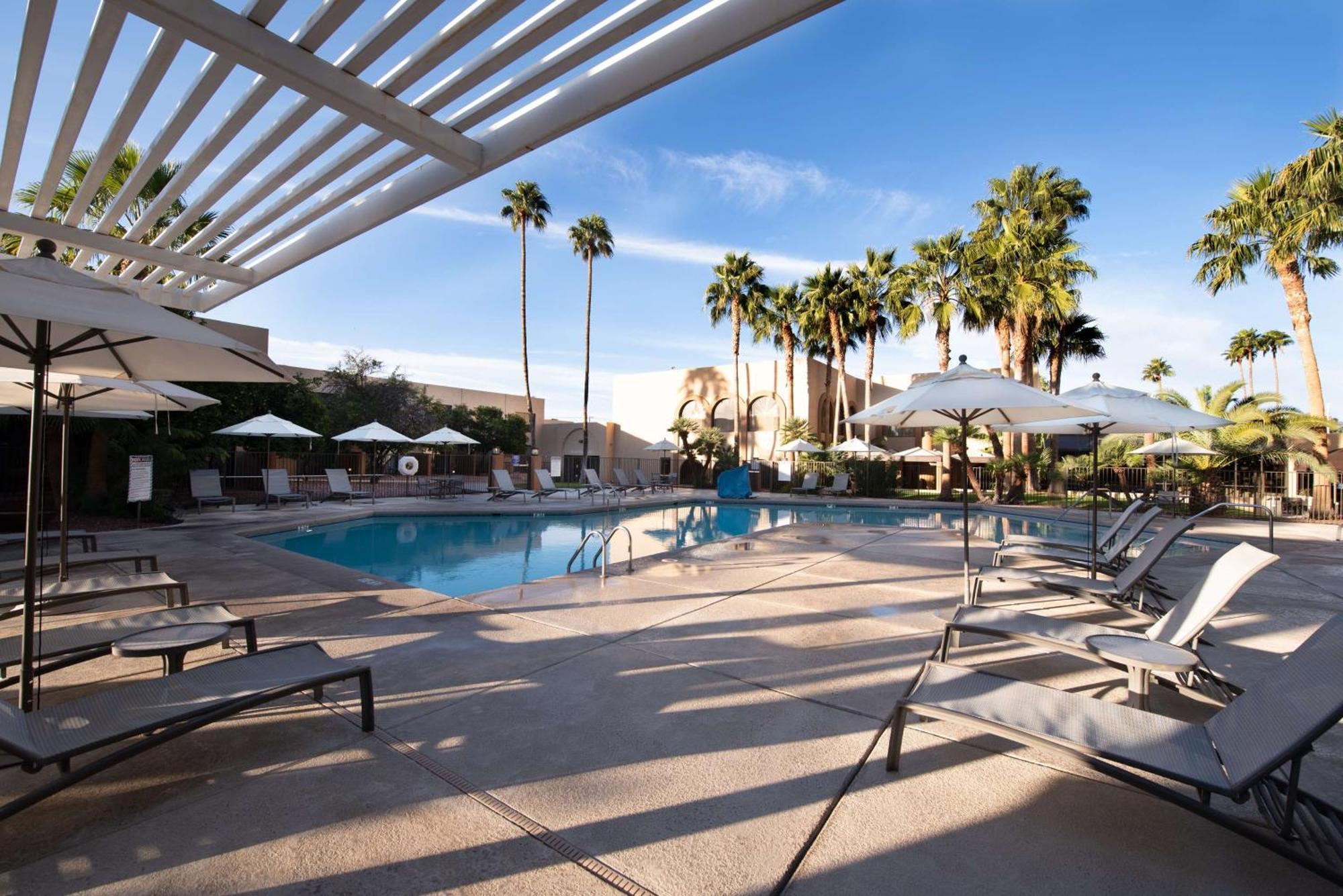 Hotel Doubletree By Hilton Tucson-Reid Park Exterior foto