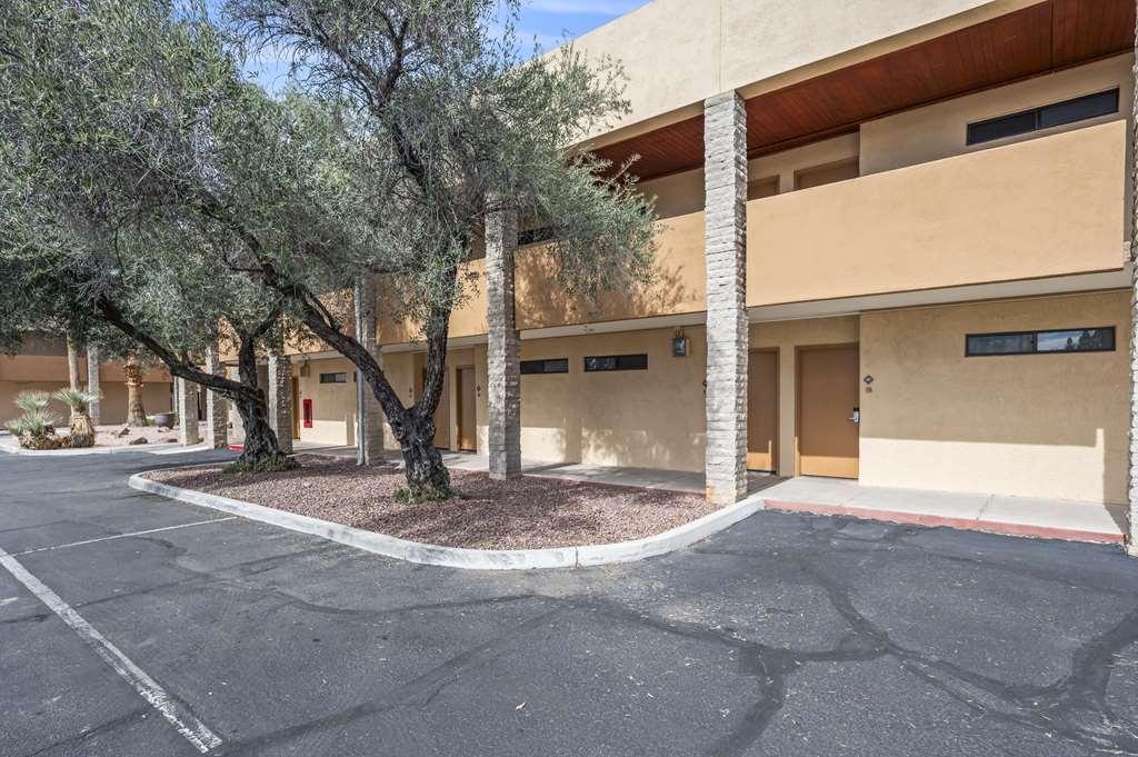 Hotel Doubletree By Hilton Tucson-Reid Park Exterior foto